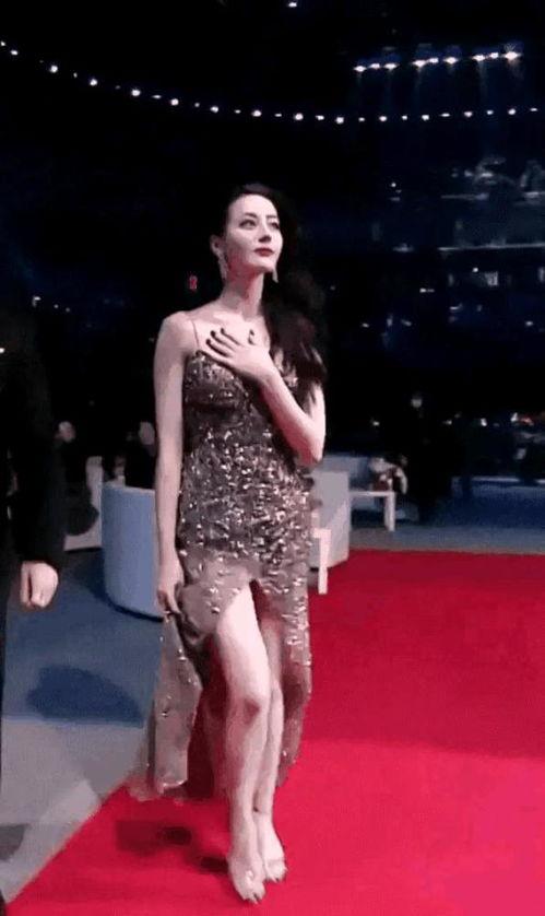 娱乐吃瓜美女走红毯,娱乐吃瓜美女惊艳亮相，人气飙升